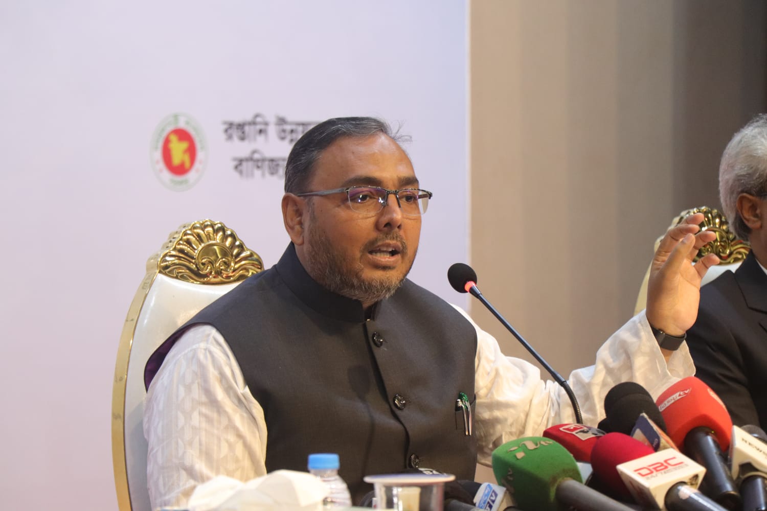 মজুতদারি করে দাম বাড়ালেই শাস্তির ব্যবস্থা : বানিজ্য প্রতিমন্ত্রী